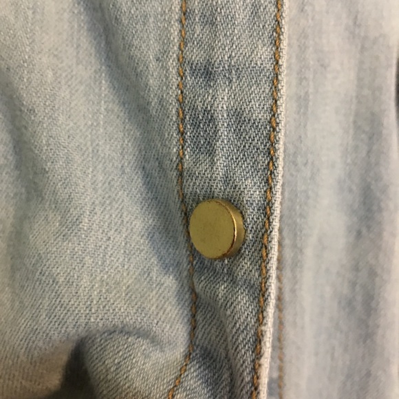 Denim shirt with gold studs on the collar - Picture 2 of 6